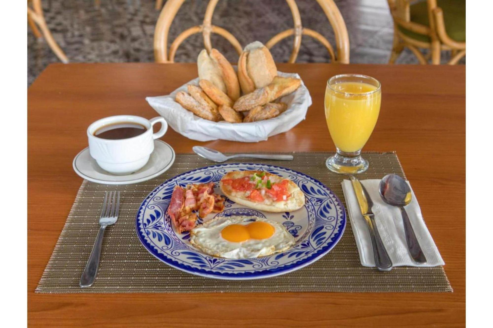 Capital O Gran Hotel Campestre เคลาญา ภายนอก รูปภาพ